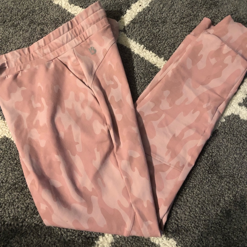 Buffbunny mauve camo joggers